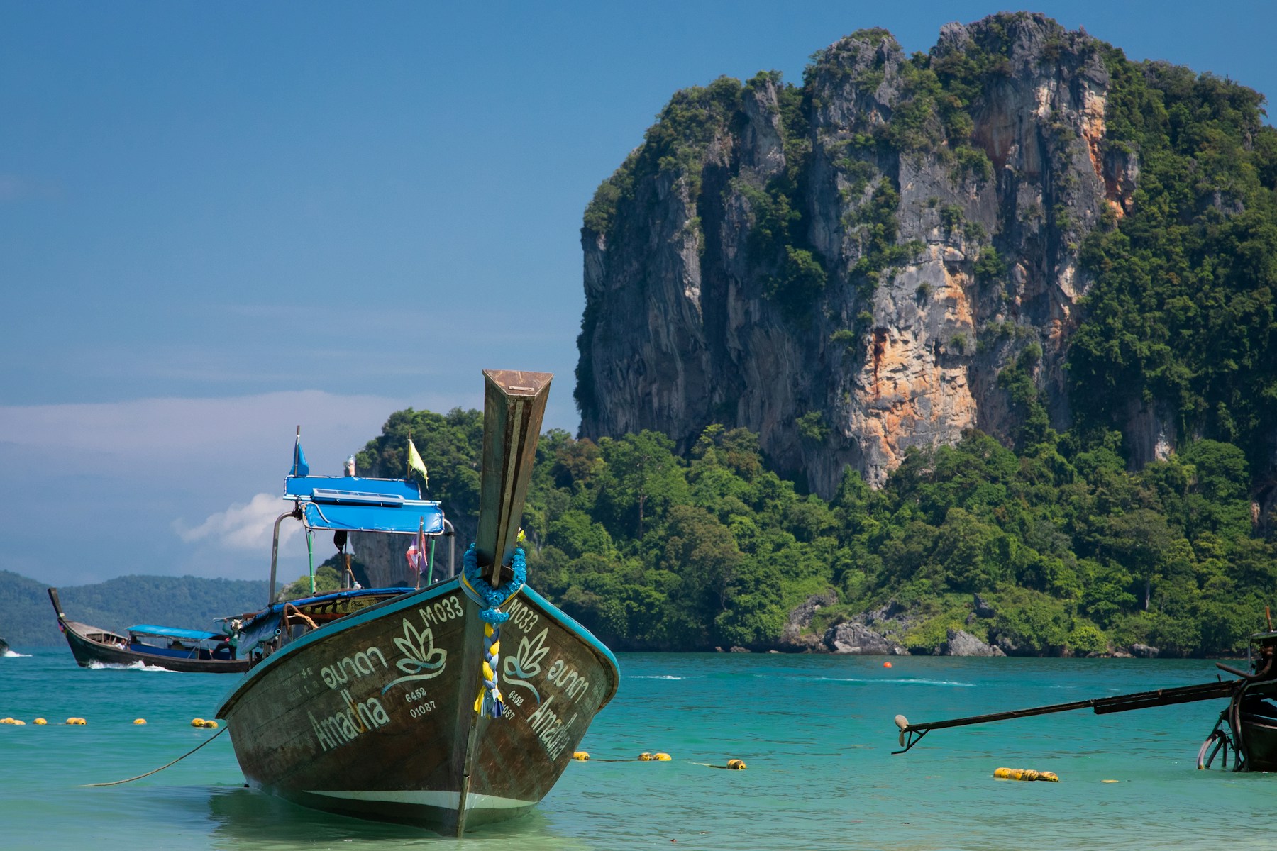 Krabi, Reýli hek daşyndaky adaty gaýyk